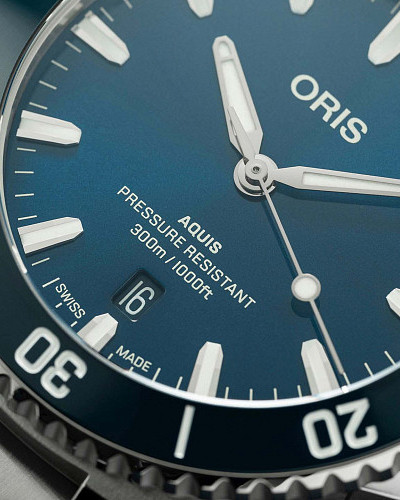 Oris Aquis Date  01 733 7787 4135-07 8 22 04PEB